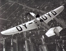 OY-DYD under fotografering over København, Aero Express, 1935